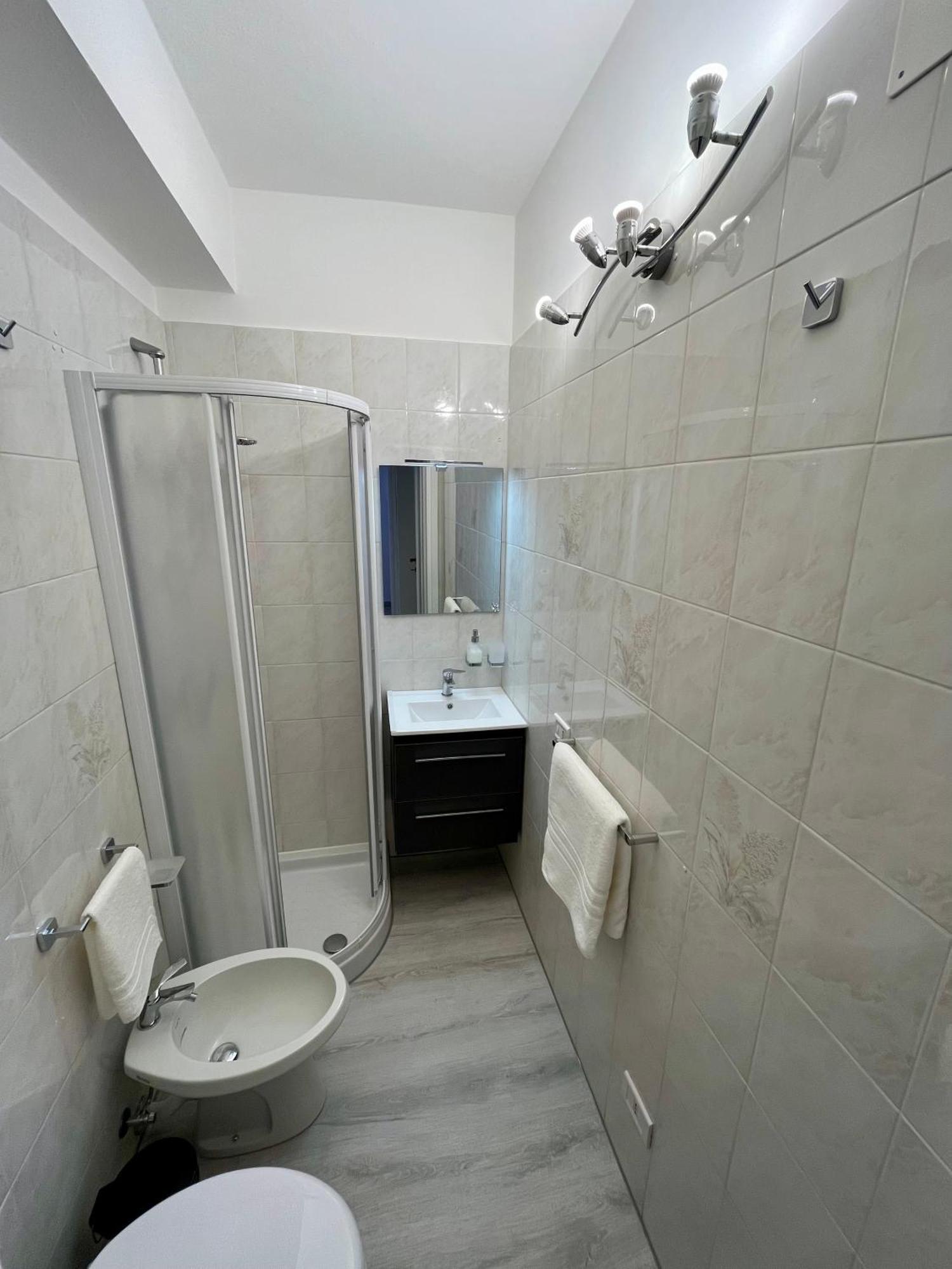 איספרה Lake & Nature Apartment מראה חיצוני תמונה