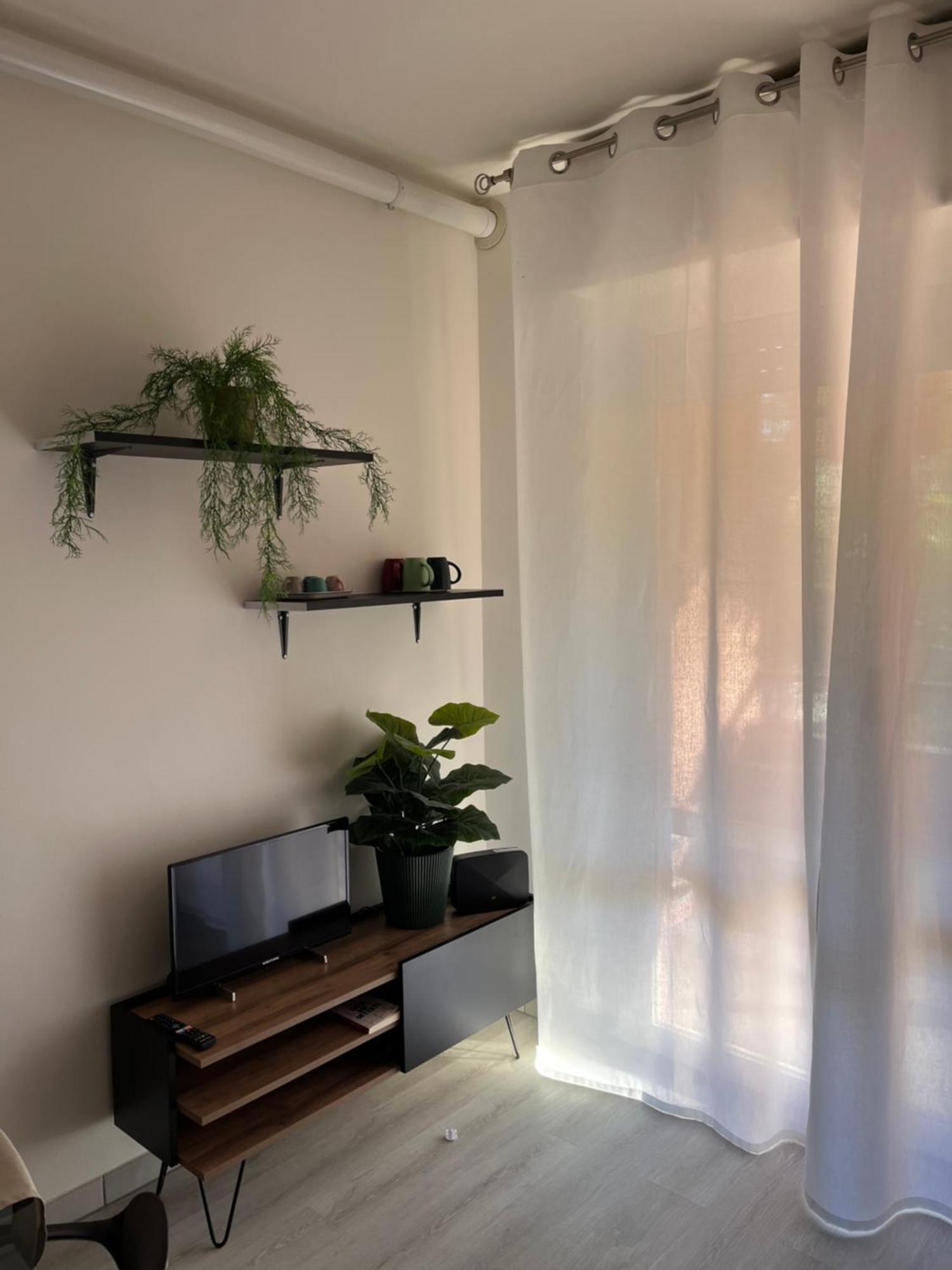 איספרה Lake & Nature Apartment מראה חיצוני תמונה